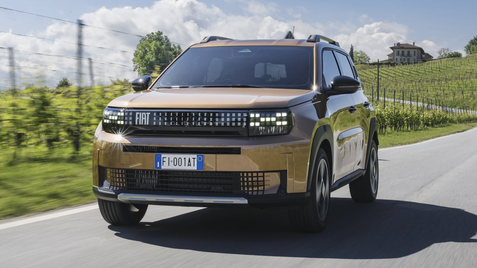 Fiat Grande Panda Hybrid - front, driving